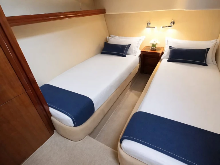 Yacht hire Castellammare di Stabia cheap Rodman 38 Fly