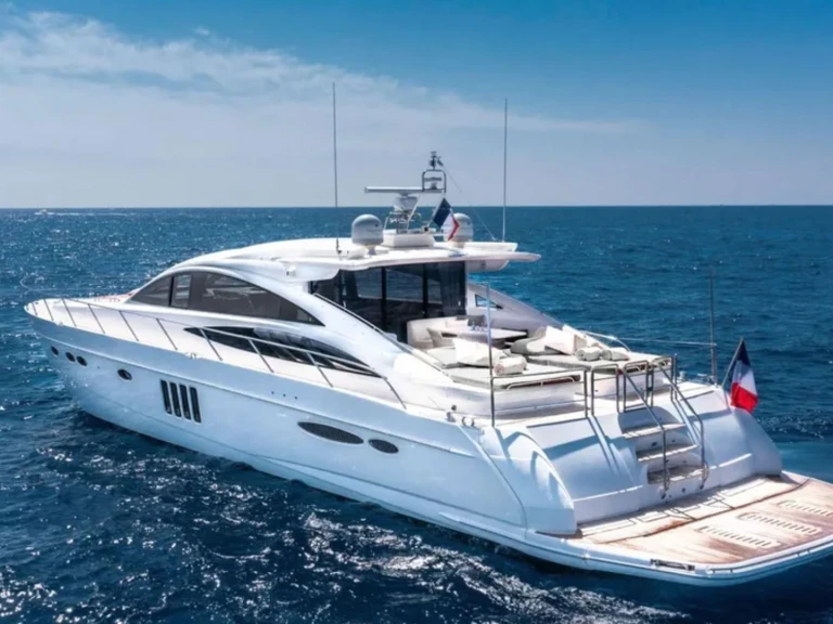 Charter a Princess Princess V70 in France on Samboat
