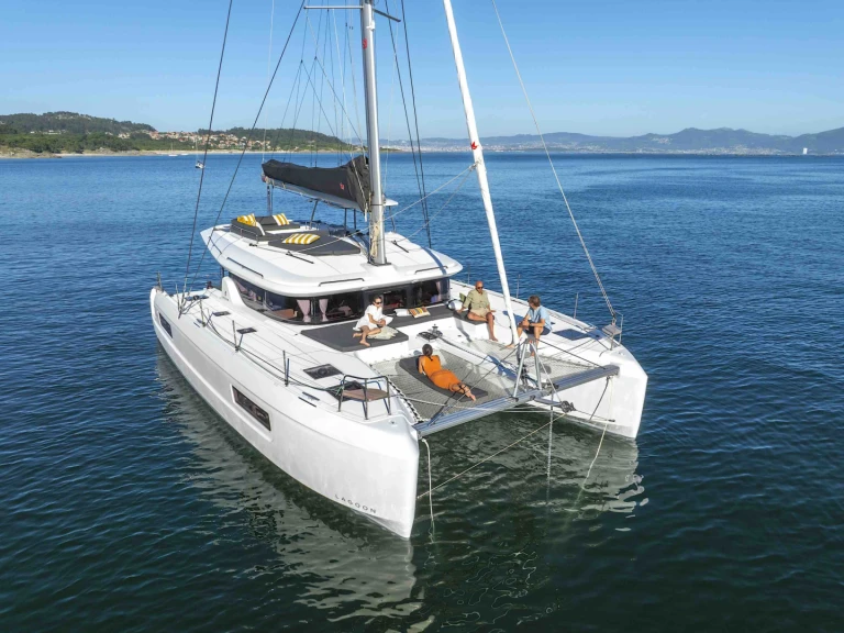 Yacht hire Sant Antoni de Portmany cheap Lagoon 43 - OWNER VERSION