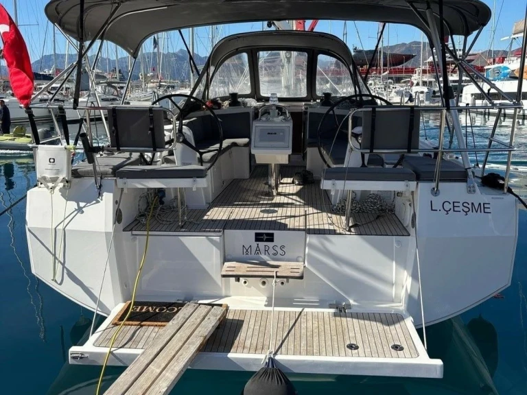 Charter a Bavaria Bavaria C38 in Marmaris (district) on Samboat