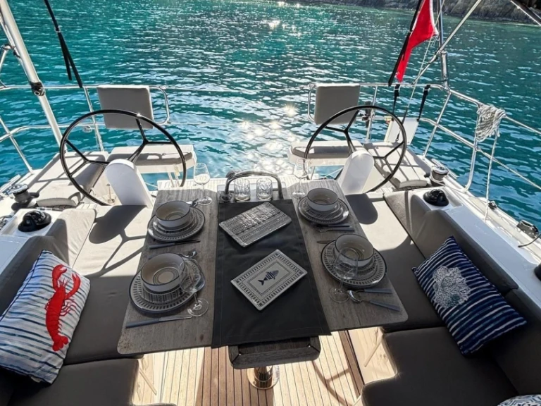 Charter a Bavaria Bavaria C38 in Marmaris (district) on Samboat