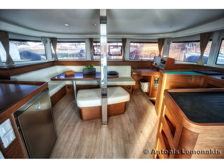 Yacht hire Syra cheap Lagoon 42