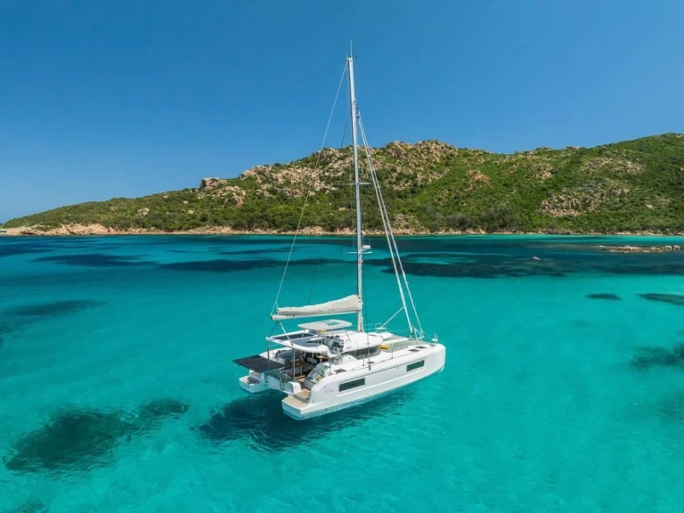 Catamaran to hire Seget Donji at the best price
