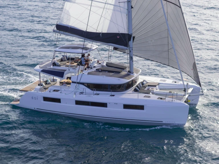 Hire a Lagoon Lagoon 51 Seget Donji