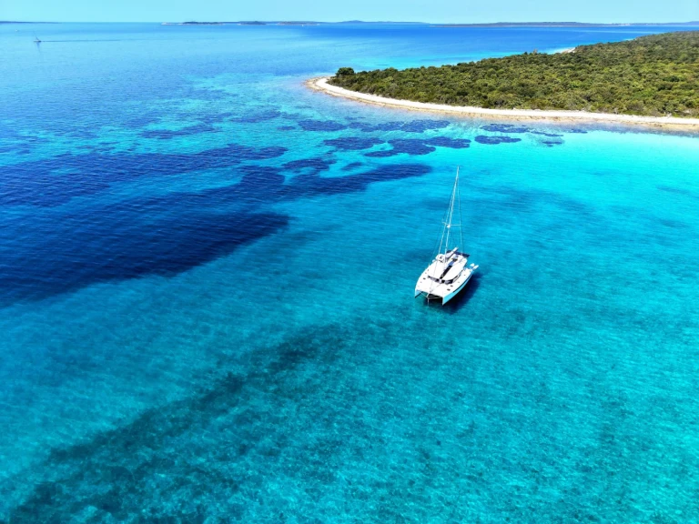 Hire Catamaran Leopard Catamarans / Robertson & Caine with a boat licence