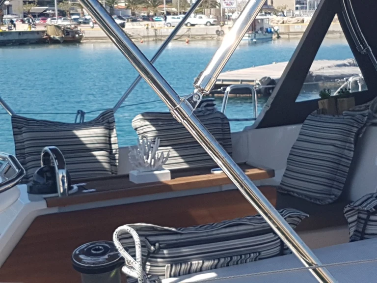 Sailboat to hire Lygia at the best price