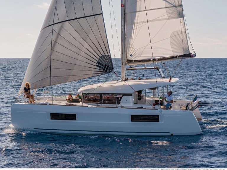 Charter a Lagoon Lagoon 40 in Eden Island on Samboat