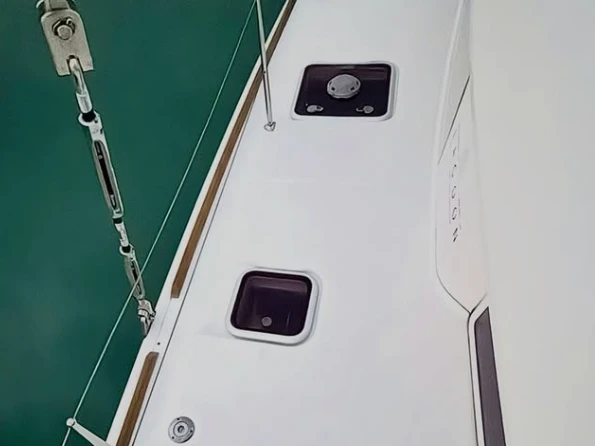 Charter a Lagoon Lagoon 400 S2 in Mueang Phuket on Samboat