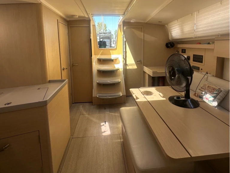 Yacht charter Alimos - Bénéteau Oceanis 40.1 on SamBoat