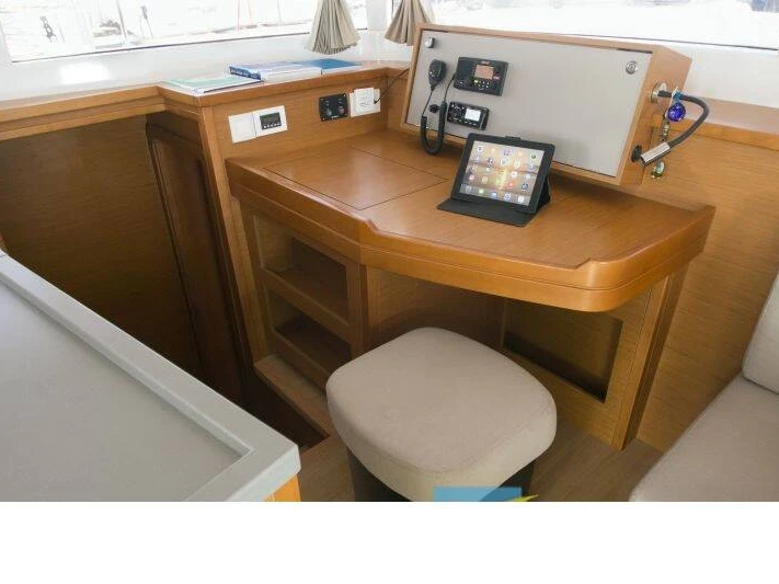 Catamaran to hire Alimos at the best price