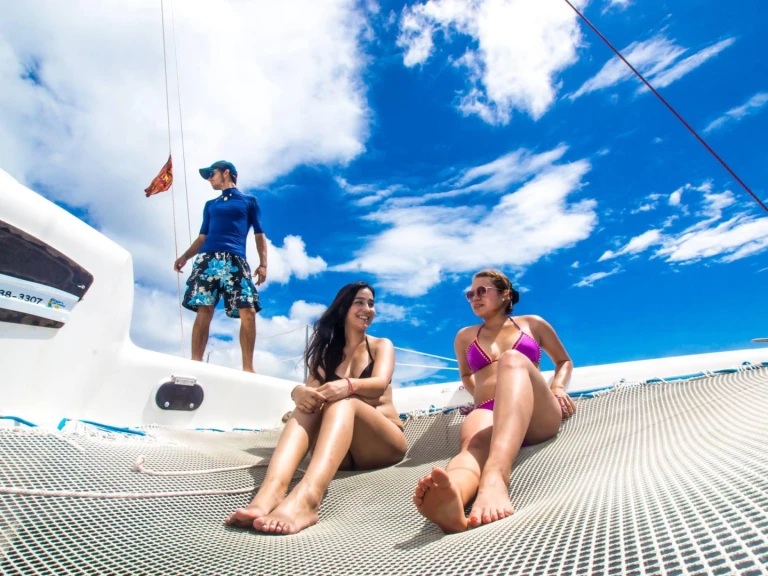 Hire a Custom Made custom Roatán (Island)