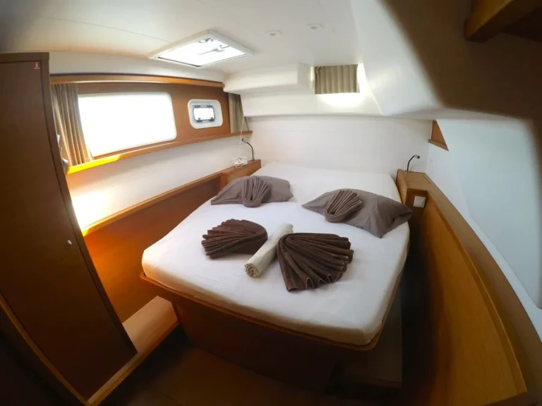 Yacht charter Ribishi - Lagoon Lagoon 450 on SamBoat