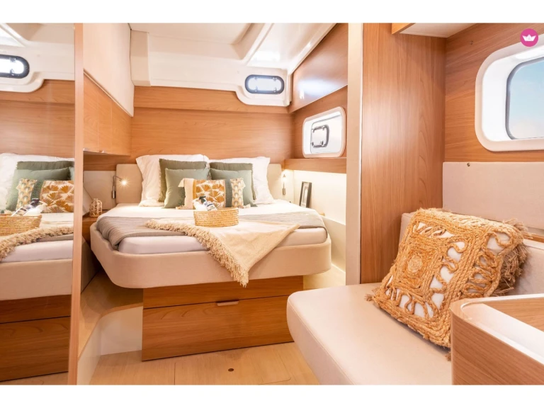 Catamaran to hire Le Marin at the best price