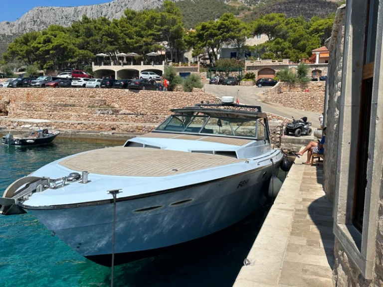 Motorboat hire in Hvar - Sea Ray Sea Ray 390