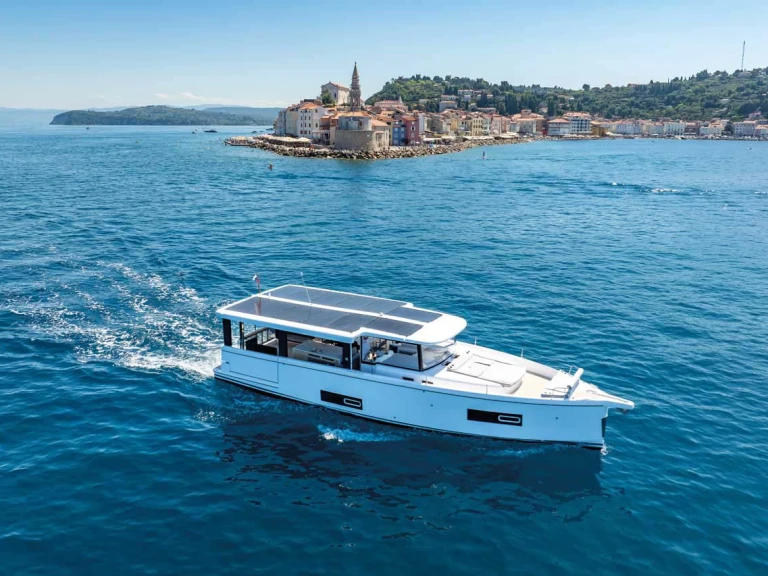 Luxury Yacht to hire Biograd na Moru at the best price