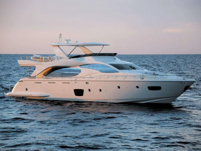 Luxury Yacht to hire Corfu at the best price