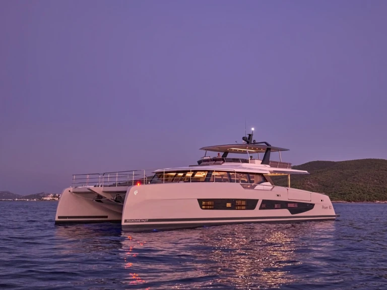 Luxury Yacht hire in Athens - Fountaine Pajot ALINA