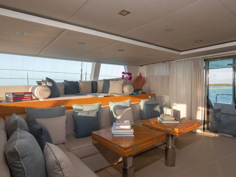 Charter a Sunreef INDABLUE in Bahamas on Samboat