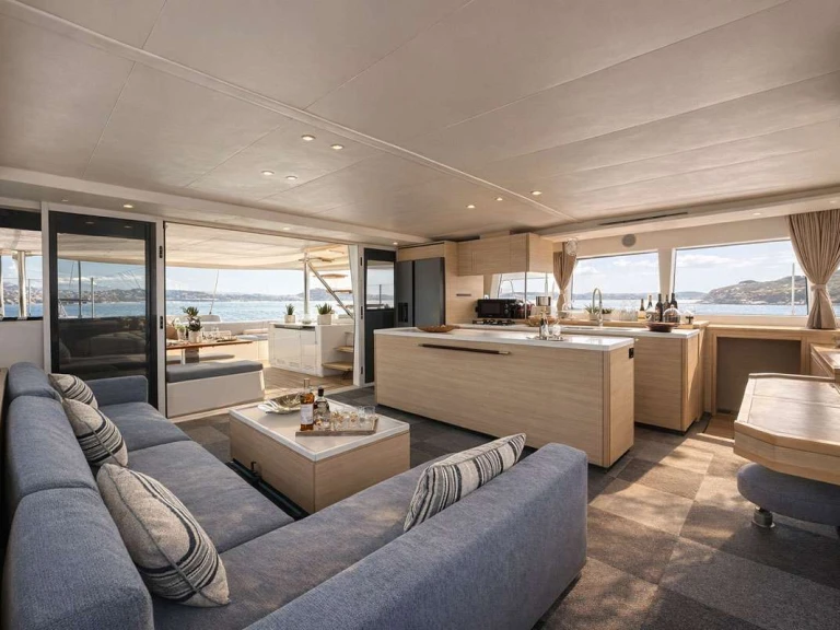 Charter a Lagoon ROYAL DESTINY in Athens on Samboat
