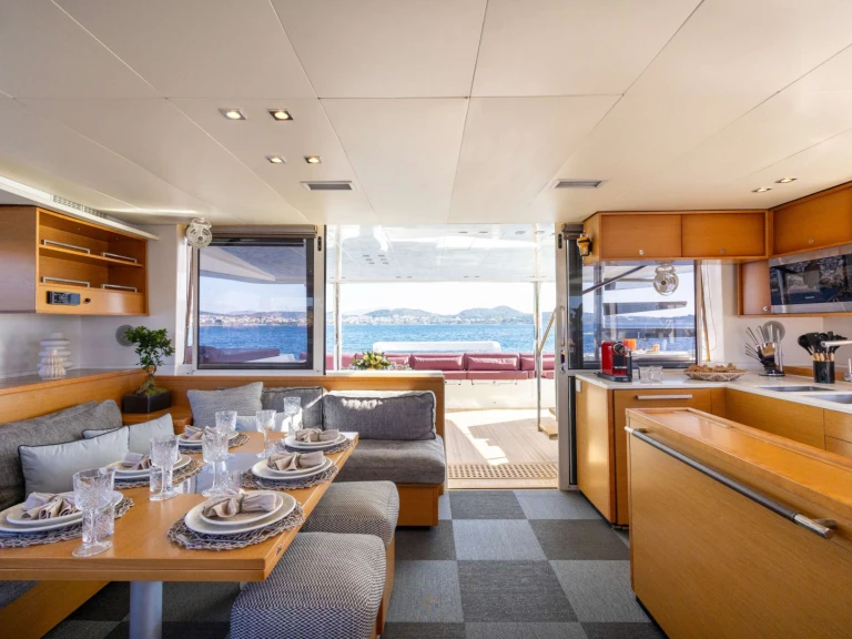 Charter a Lagoon KING OF DIAMONDS in Greece on Samboat