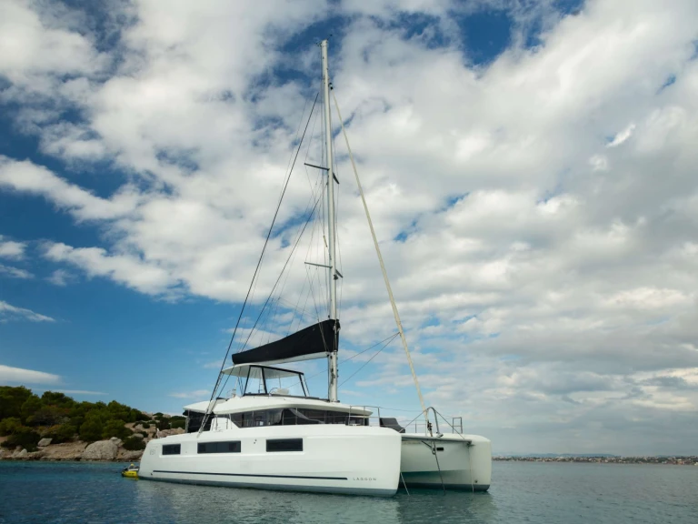 Charter a Lagoon JEWEL in Greece on Samboat