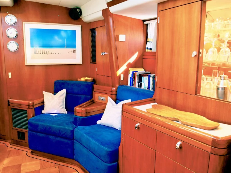 Hire Luxury Yacht with or without skipper Oyster Marine Caribbean