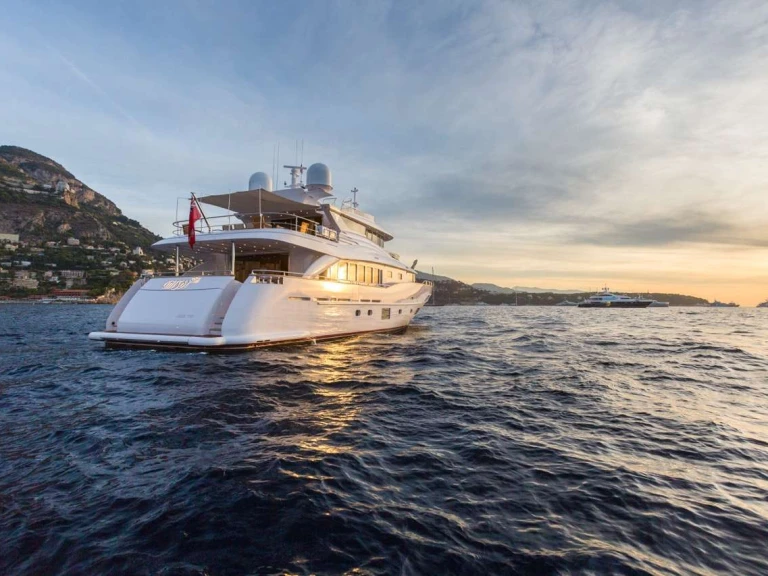 Charter a Filippetti Yachts GATSBY in Naples on Samboat