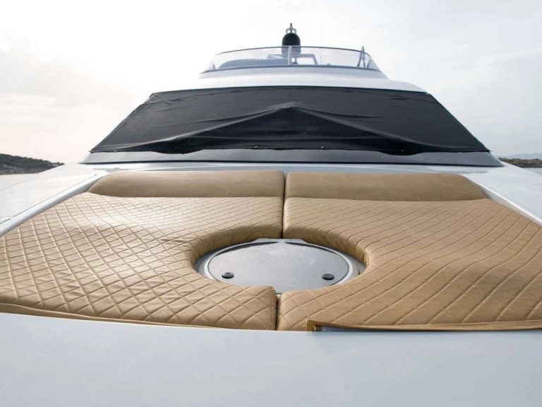 Luxury Yacht to hire Athens at the best price