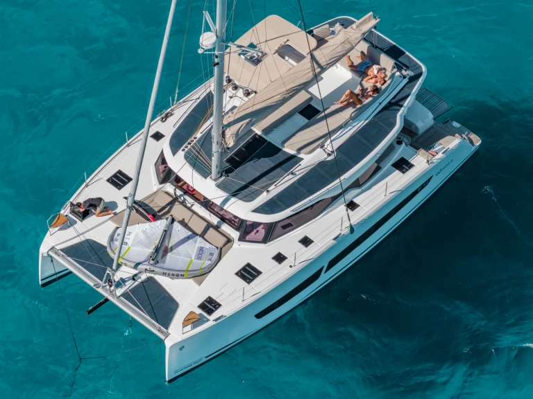 Hire Catamaran Fountaine Pajot with a boat licence