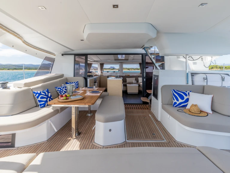 Hire Catamaran Fountaine Pajot with a boat licence