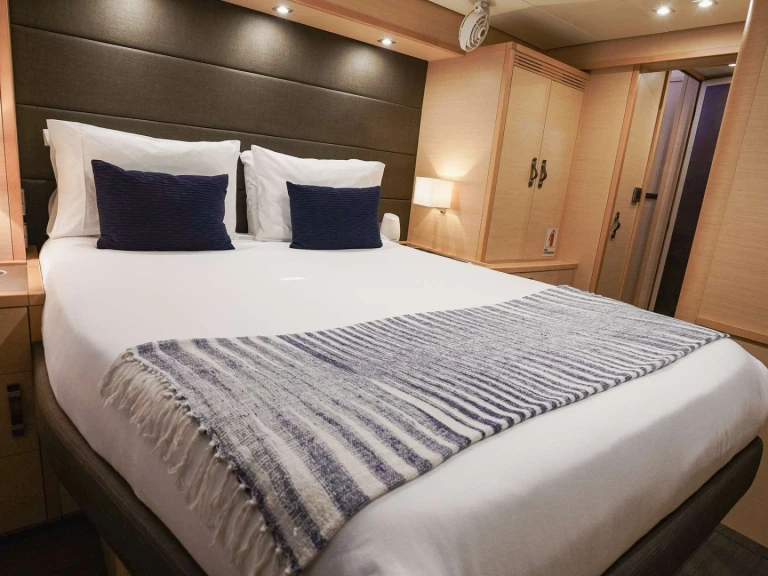 Hire a Lagoon SEAHOME Road Town