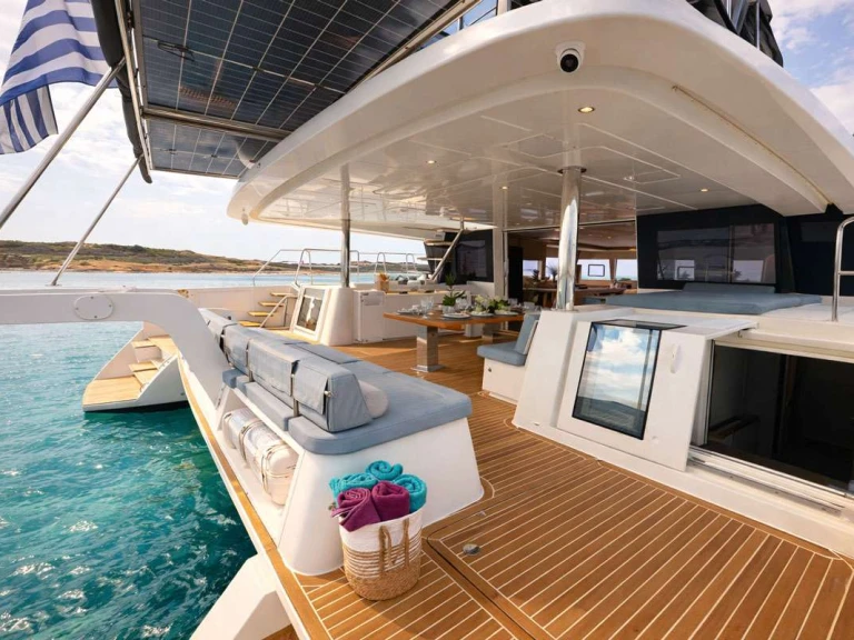 Charter a Lagoon ROYAL DESTINY in Athens on Samboat