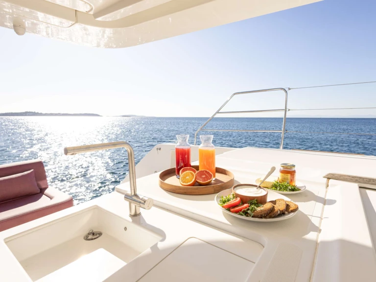 Yacht hire Greece cheap KING OF DIAMONDS