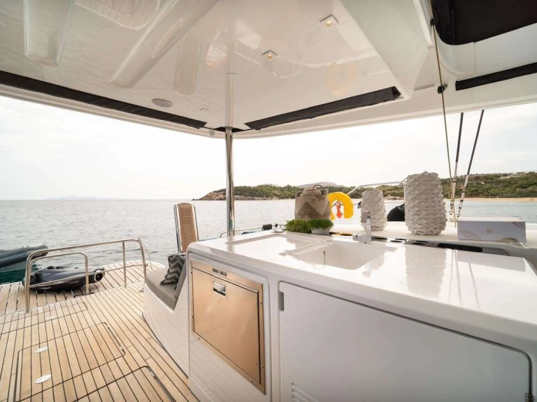 Yacht hire Greece cheap HYDRUS