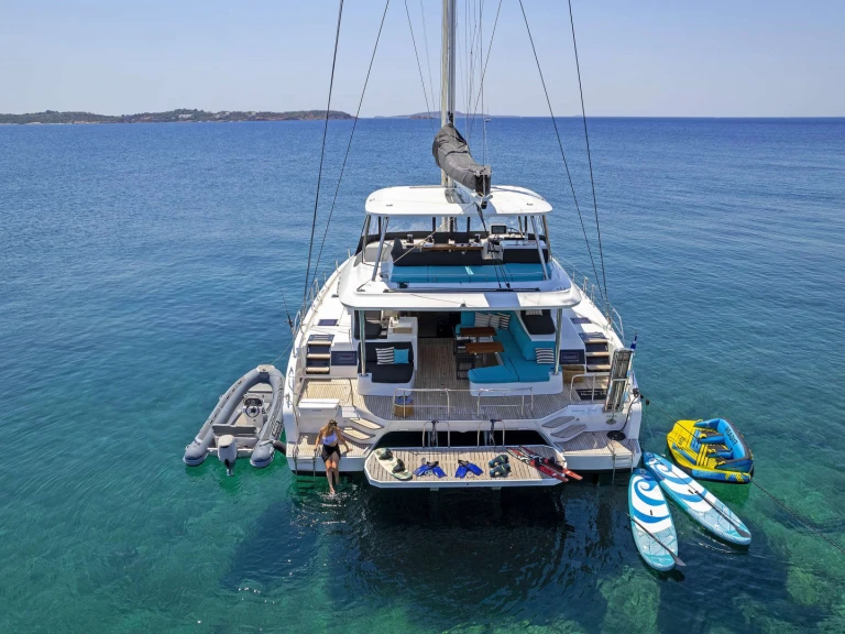 Charter a Lagoon VERINA STAR in Greece on Samboat