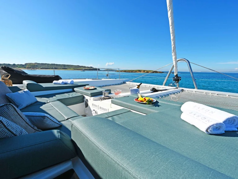 Yacht hire Athens cheap BARON