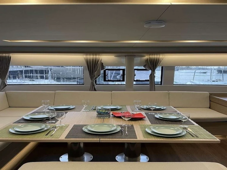 Luxury Yacht to hire Greece at the best price