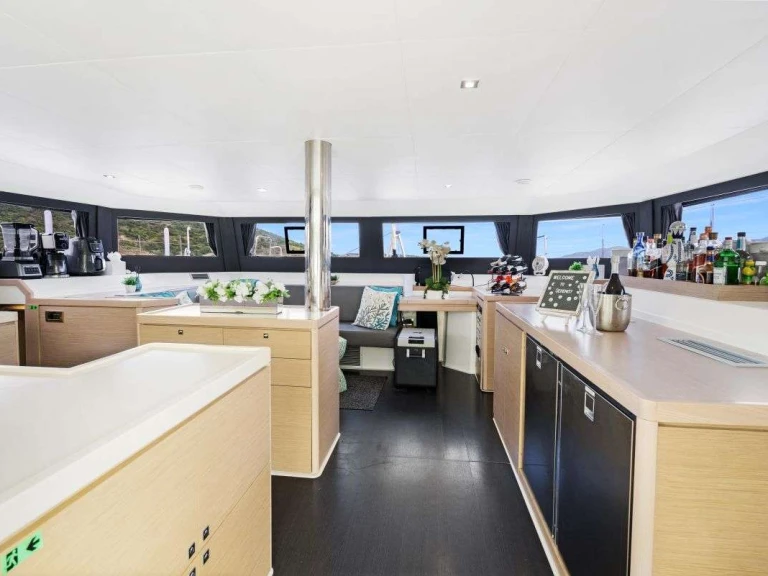 Hire Luxury Yacht with or without skipper Dufour Frenchman's Cay