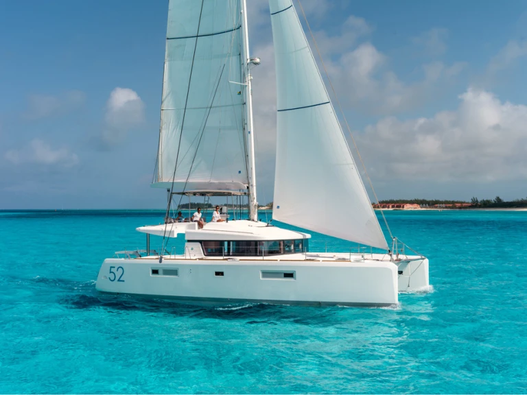 Catamaran hire in Alimos - Lagoon Lagoon 52 F