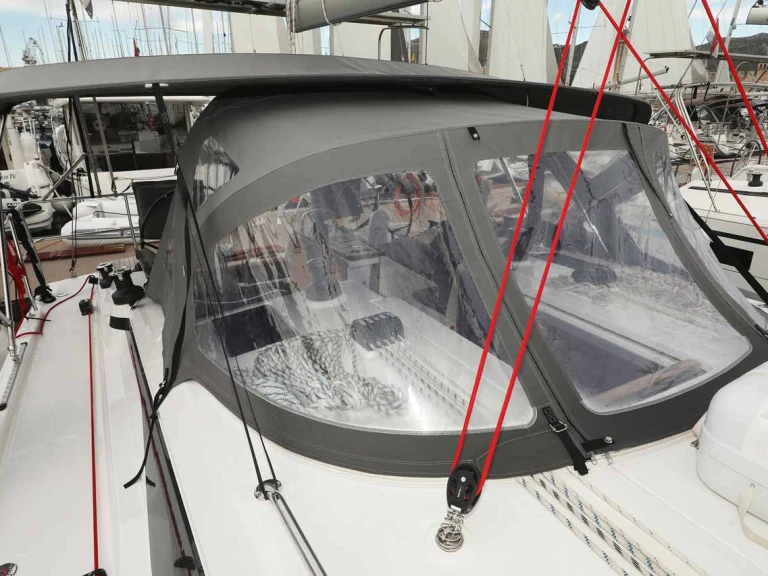 Hire Sailboat Bavaria with a boat licence