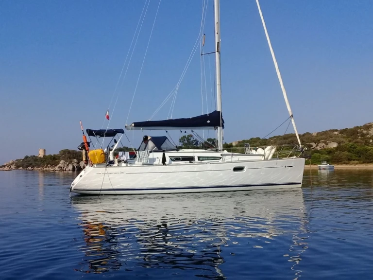 Sailboat to hire Saint-Mandrier-sur-Mer at the best price