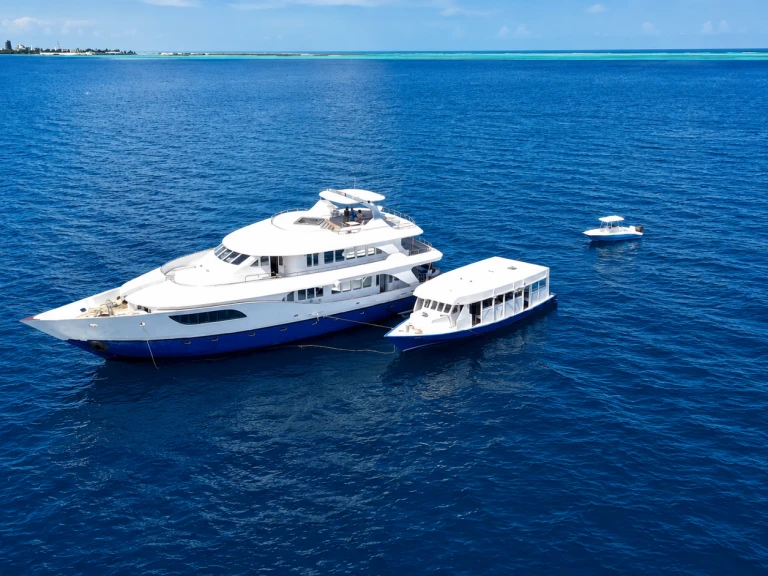 Hire Luxury Yacht Honors Legacy with a boat licence