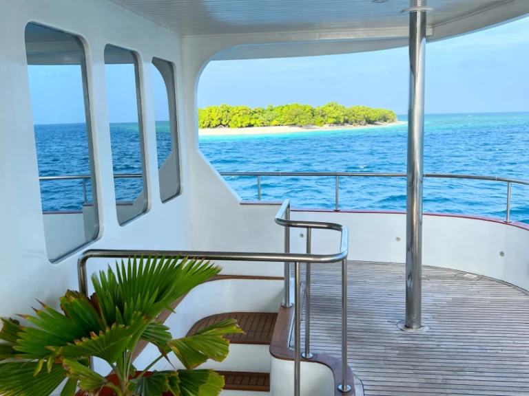 Yacht hire Male cheap Custom made