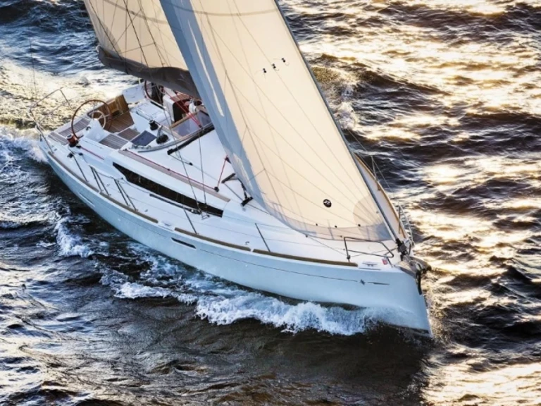 Yacht charter Marseille - Jeanneau Sun Odyssey 389 (2019)  Jeanneau Sun Odyssey 389 (2019)  on SamBoat