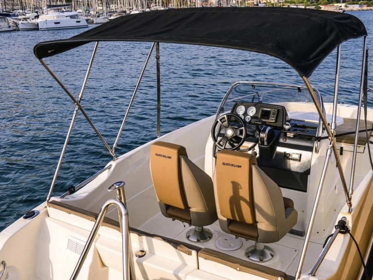 Yacht hire Marseille cheap Activ 555 Open