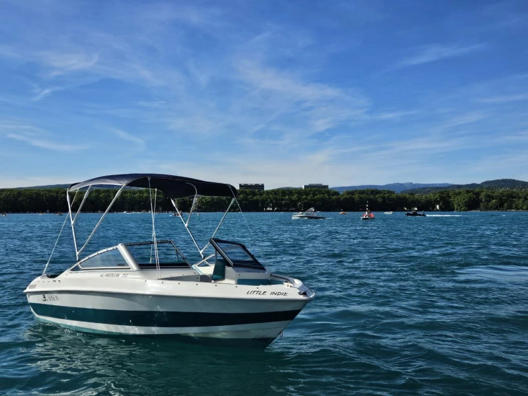 Motorboat to hire Annecy at the best price