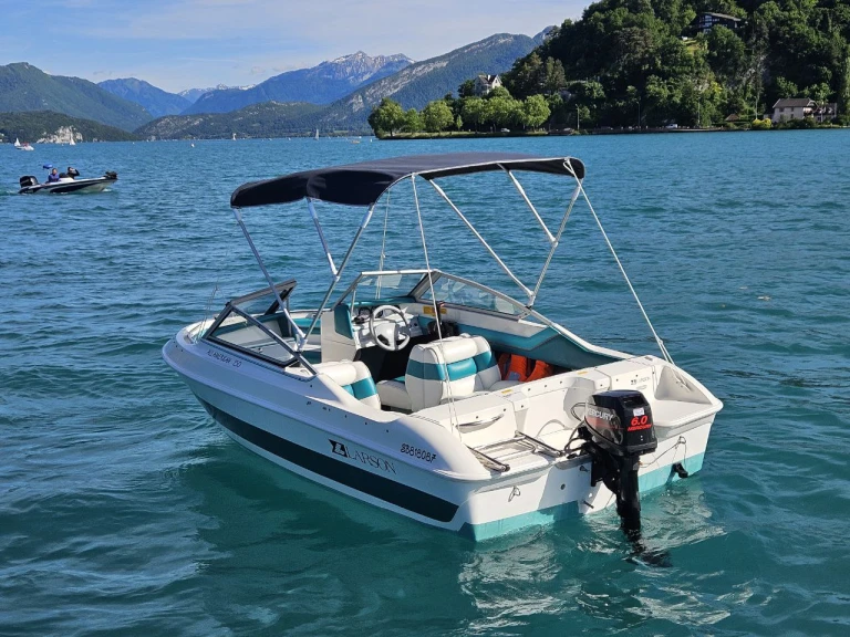 Yacht charter Annecy - Larson 150 on SamBoat