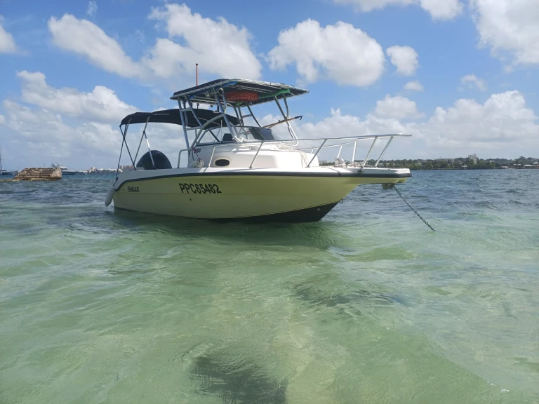 Hire a Angler 2100 WA Le Gosier