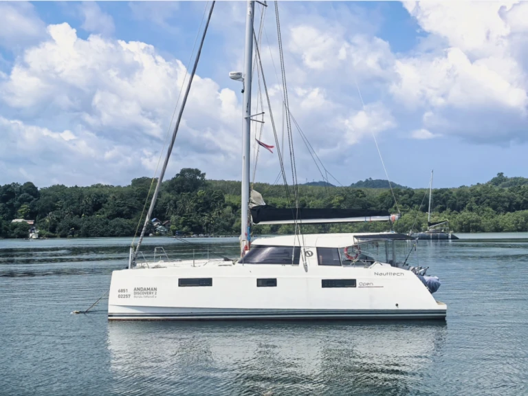 Catamaran hire in Mai Khao - Nautitech Nautitech 40 Open 