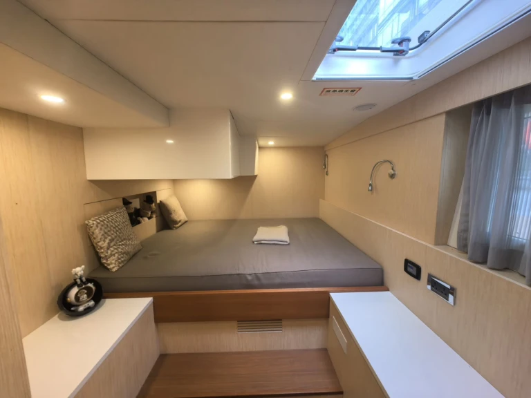 Hire Catamaran  with a boat licence